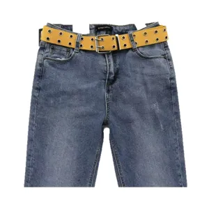 Ceinture en toile jaune tendance avec double rangée d'œillets et boucle métal