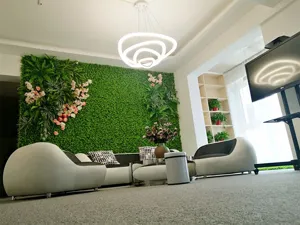 Kunstmatige groene plantenmuur met bloemen voor binnen verticale tuin decoratie.