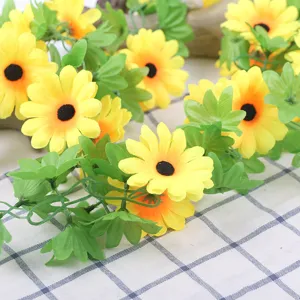 Guirlande de tournesols artificiels avec fleurs jaunes et feuilles vertes pour la décoration