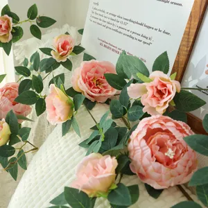 Hermosa guirnalda de peonías rosas artificiales para decoración del hogar y la pared