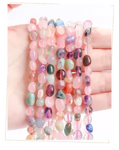 Vue détaillée de perles de cristal naturelles multicolores irrégulières pour bijoux