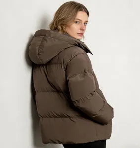 Doudoune femme couleur unie capuche detail, manteau hiver chaud ample et decontracte.
