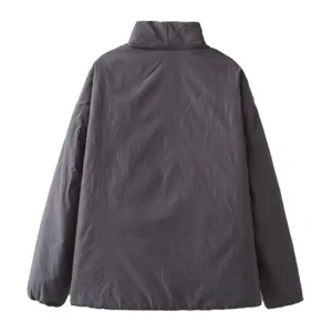 Rückansicht einer minimalistischen dunkelgrauen gesteppten Baumwolljacke für Damen