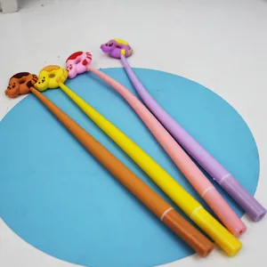 Détail du stylo gel donut en caoutchouc souple de dessin animé, papeterie mignonne colorée pour étudiants.