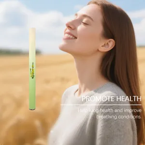 Detail van de mullein aromatherapie verzorgingsstick met frisse botanische accenten.