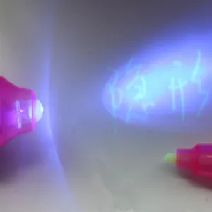 Plastik UV unsichtbare Tinte Stift Detail zeigt LED ultraviolett Licht Effekt für geheimes Schreiben.
