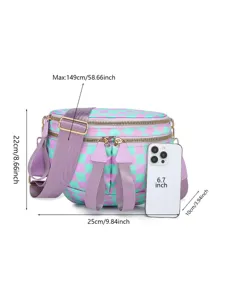Detalles de tamaño del bolso bandolera Oxford a cuadros violeta y verde con referencia.