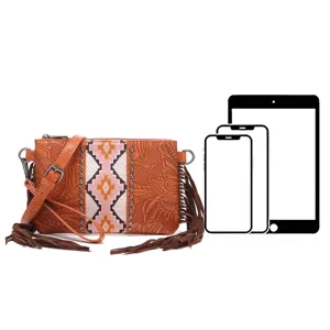 Bolso bandolera bohemio de cuero repujado con flecos e iconos de escala de tamaño