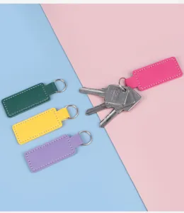 Bunte rechteckige Schlüsselanhänger aus PU-Leder mit stabilen Metallringen für Schlüssel