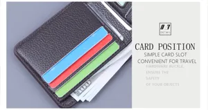 Detalle de ranuras para tarjetas en billetera de cuero marrón para hombre con espacio