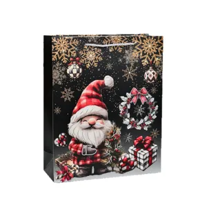 Weihnachtsgeschenktüte mit Goldfolien-Gnom und rot-weißem Karomuster-Design