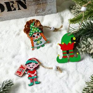 Juego de tres adornos navideños de madera con forma de elfo para el árbol y hogar