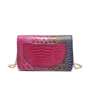 Vista detallada del bolso retro para mujer con textura de patrón de cocodrilo de colores