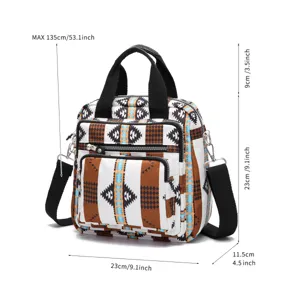 Vista detallada de dimensiones de mochila bolso grande con patrón bohemio azteca