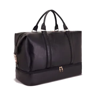 Vista lateral de una gran bolsa de viaje de cuero negro con compartimento inferior