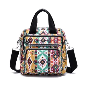 Mochila bohemia con estampado azteca de gran capacidad con bolsillos delanteros y correas