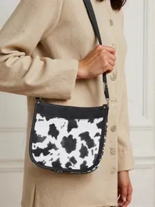 Bolso bandolera vintage bohemio western con estampado de vaca en blanco y negro para mujer