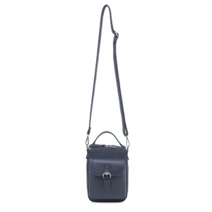 Bolso bandolera minimalista de cuero granulado azul oscuro con correa ajustable