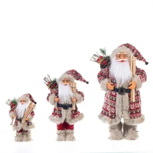 Set di tre statuette di Babbo Natale in piedi con cappotti rossi per arredo natalizio