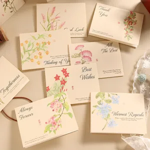 Vista detallada de elegantes tarjetas de felicitación florali vintage con mensajes