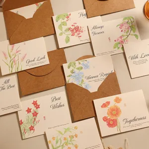 Elegante juego de tarjetas de felicitación vintage de papel kraft con motivos florales