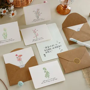 Set di biglietti d'auguri floreali vintage con buste in carta kraft e sigilli oro