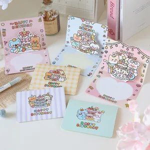 Vue détaillée de diverses cartes d'anniversaire 3D pop-up avec des animaux mignons