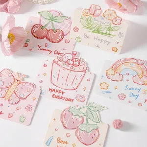 Gros plan de cartes de vœux gribouillis dessinées à la main avec de jolis motifs colorés