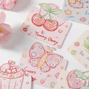 Détail de cartes de vœux mignonnes dessinées à la main avec divers motifs variés
