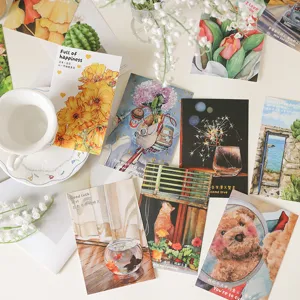 Colección de tarjetas de felicitación artísticas con flores y animales lindos