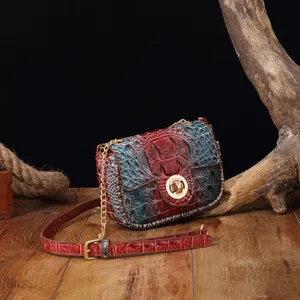 Bolso bandolera vintage de cuero con diseño de cocodrilo rojo y azul con cadena dorada
