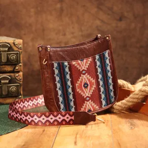 Bolso bandolera bohemio vintage con estampados étnicos y correa ancha tejida