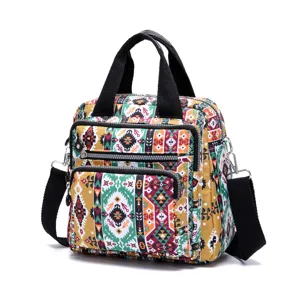 Mochila bohemia azteca con patrones tribales de gran capacidad y correa ajustable