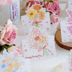 Detailansicht von handgezeichneten Blumenstrauß-Grußkarten mit Happy Every Day Text