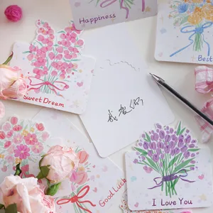 Detailansicht handgezeichneter Blumen-Grußkarten mit süßen Sprüchen und Deko-Elementen
