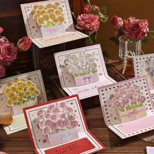 Detailansicht von 3D-Blumen-Pop-up-Grußkarten mit feiner Goldfolienprägung und Umschlag
