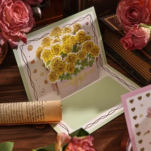 Elegante 3D-Pop-up-Grußkarte mit gelben Rosen in einer edlen Vintage-Atmosphäre.