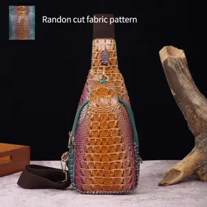 Bolso de pecho vintage con patrón de cocodrilo, correa ancha y degradado multicolor
