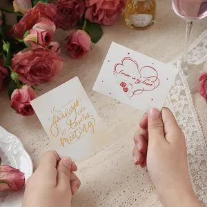 Elegantes tarjetas de felicitación con citas románticas en inglés para San Valentín.