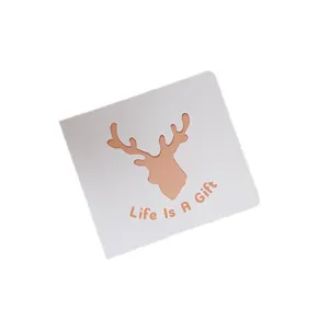 Biglietto d'auguri quadrato minimalista con design testa di cervo e scritta Life Is A Gift
