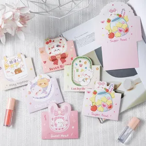 Variété de jolies mini-cartes de vœux en forme d'enveloppe avec de mignons lapins.