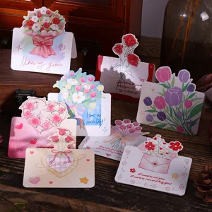 Colección de tarjetas de felicitación con delicadas ilustraciones de flores