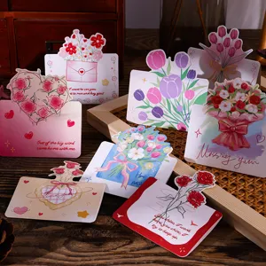 Surtido decorativo de tarjetas de felicitación de ramos de flores para regalos.