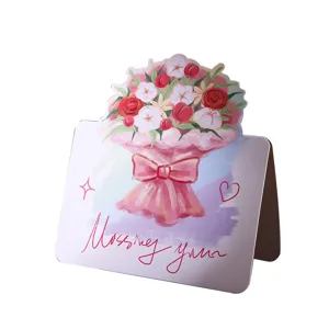 Tarjeta de felicitación con ramo de flores estilo crayón y mensaje Missing You