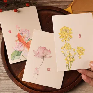 Detaillierte Ansicht von Grußkarten im Tuschestil mit chinesischen Blumenmustern