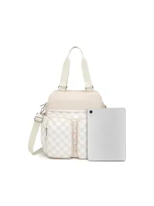 Bolso de viaje a cuadros beige con múltiples bolsillos, mostrado junto a tableta
