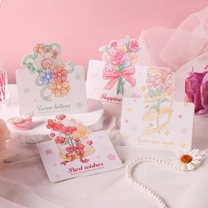 Surtido de tarjetas de felicitación florales con deseos románticos para San Valentín