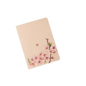 Elegante Grußkarte im chinesischen Vintage-Stil mit rosa Kirschblüten-Illustrationen
