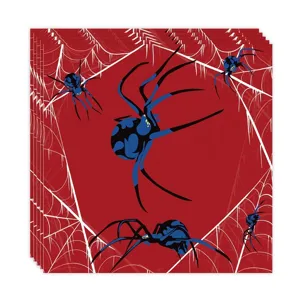 Detailansicht von Halloween-Servietten mit rotem Hintergrund und Spinnennetz-Druck