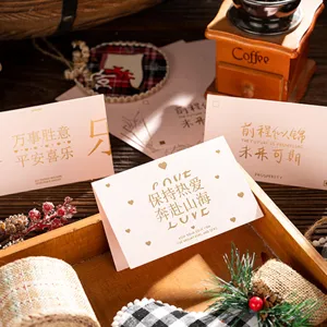 Élégantes cartes de vœux roses minimalistes avec calligraphie dorée pour offrir